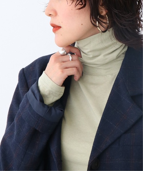 Spick & Span（スピックアンドスパン）の「【MIJEONG PARK】ロールネックジャージートップ◆（Tシャツ/カットソー・レディース・グリーン/パープル/アイボリー/ネイビー・SMALL）」の3枚目の写真