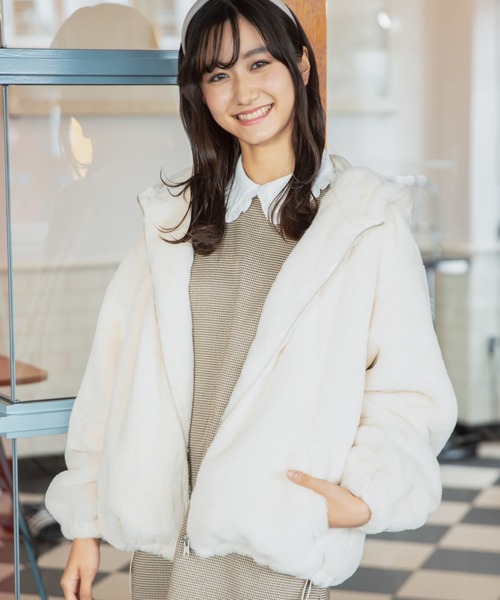 repipi armario（レピピ アルマリオ）の「モコモコファーフーディー