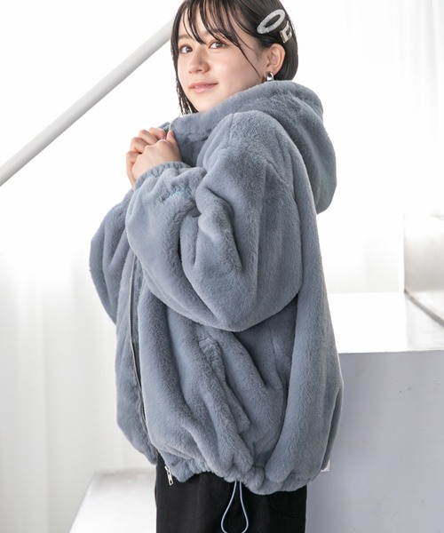 repipi armario（レピピ アルマリオ）の「モコモコファーフーディージャケット（その他アウター・キッズ・アイボリー/ブラウン/サックスブルー/ブラック・SMALL/MEDIUM/LARGE）」の6枚目の写真