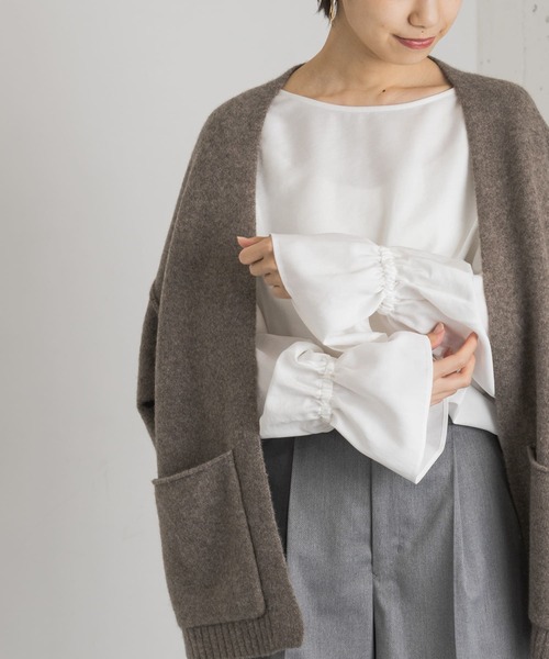 URBAN RESEARCH（アーバンリサーチ）の「ギャザースリーブブラウス（シャツ/ブラウス・レディース・オフホワイト/モカ・FREE）」の7枚目の写真