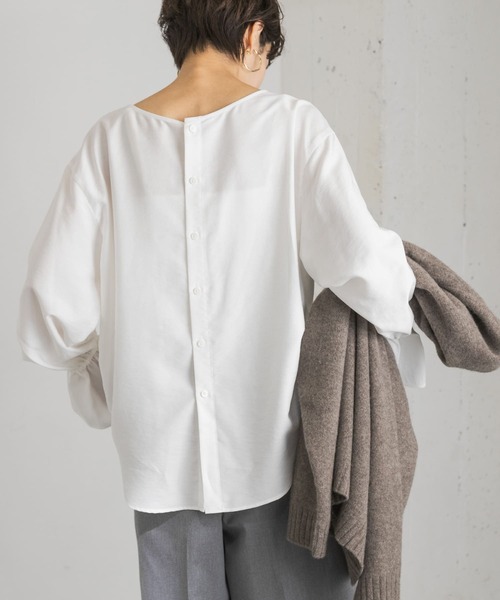 URBAN RESEARCH（アーバンリサーチ）の「ギャザースリーブブラウス（シャツ/ブラウス・レディース・オフホワイト/モカ・FREE）」の3枚目の写真