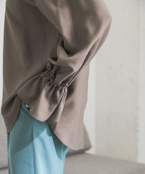 URBAN RESEARCH（アーバンリサーチ）の「ギャザースリーブブラウス（シャツ/ブラウス・レディース・オフホワイト/モカ・FREE）」の13枚目の写真