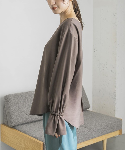 URBAN RESEARCH（アーバンリサーチ）の「ギャザースリーブブラウス（シャツ/ブラウス・レディース・オフホワイト/モカ・FREE）」の17枚目の写真