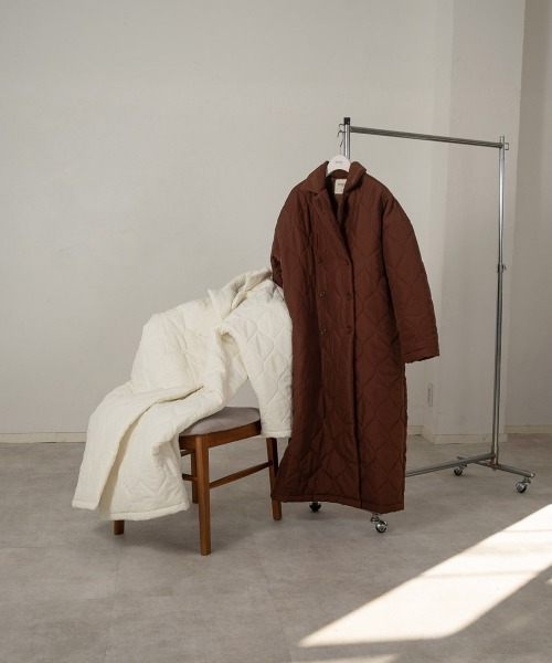 lawgy(ラウジー)の「quilting double button outer(その他アウター・レディース・ホワイト/ブラウン・FREE)」の10枚目の写真