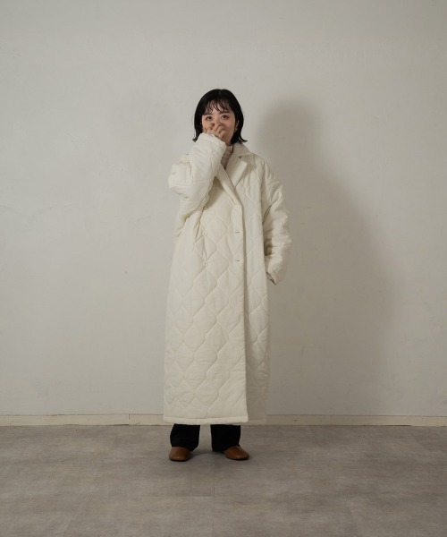 lawgy(ラウジー)の「quilting double button outer(その他アウター・レディース・ホワイト/ブラウン・FREE)」の3枚目の写真