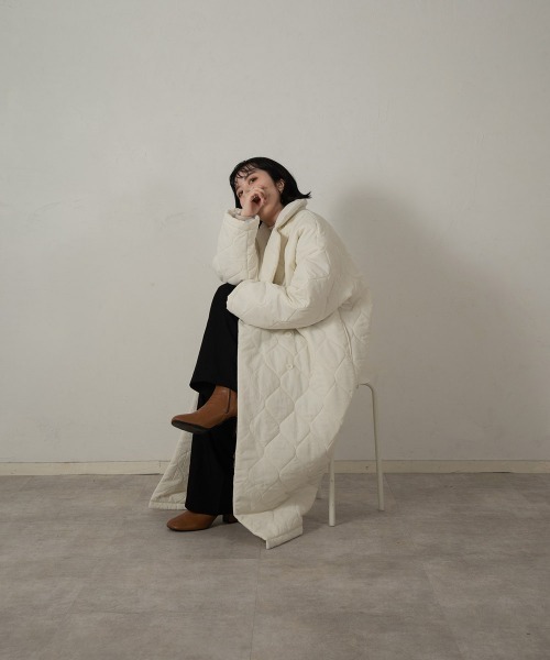 lawgy(ラウジー)の「quilting double button outer(その他アウター・レディース・ホワイト/ブラウン・FREE)」の11枚目の写真