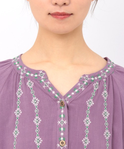 チチカカ(チチカカ)の「エスニック刺繍ワンピース(シャツワンピース・レディース・パープル/グリーン/アイボリー・FREE)」の9枚目の写真