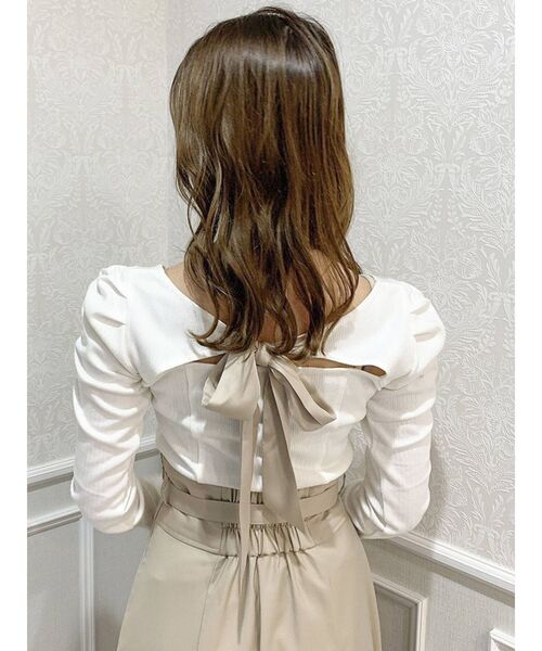 dazzlin（ダズリン）の「バックリボンパワショルカットトップス（Tシャツ/カットソー・レディース・ブラック/モカ/オフホワイト/ピンク/グレー・FREE）」の7枚目の写真