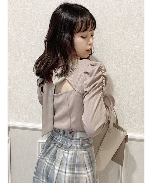 dazzlin（ダズリン）の「バックリボンパワショルカットトップス（Tシャツ/カットソー・レディース・ブラック/モカ/オフホワイト/ピンク/グレー・FREE）」の17枚目の写真