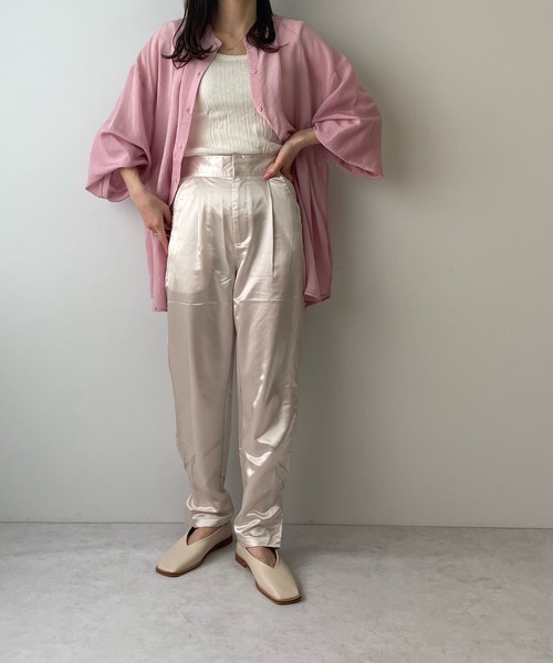 LE MORE(リモア)の「ヘムデザインサテンパンツ(その他パンツ・レディース・ベージュ/オレンジ/グリーン・S/M)」の4枚目の写真