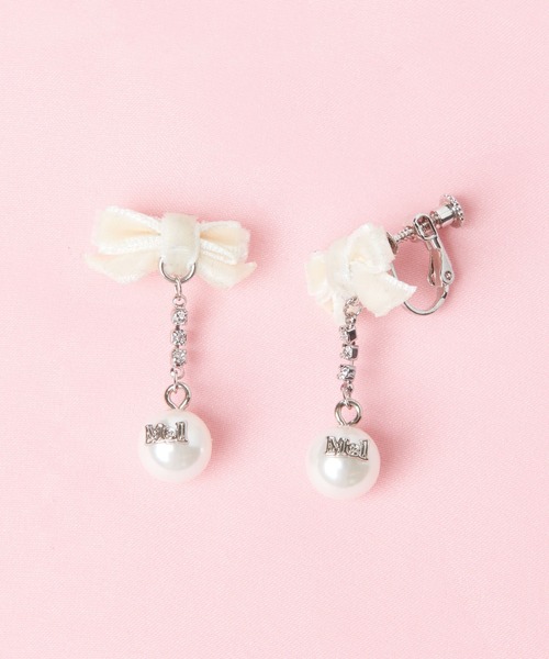 Mel cinna（メルシーナ）の「Mel cinna/Mel ribbon pearl earring（イヤリング・レディース・ホワイト/ブラック・FREE）」の8枚目の写真