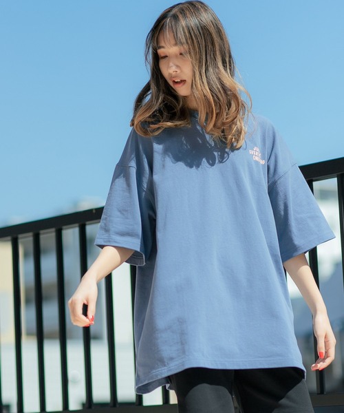 PBLIM(ページボーイリム)の「PAGEBOYLIM/フラワーメッセージT(Tシャツ/カットソー・レディース・オフホワイト/ブラック/ブルー・MEDIUM/LARGE)」の6枚目の写真