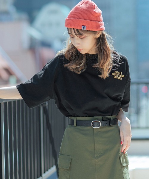 PBLIM(ページボーイリム)の「PAGEBOYLIM/フラワーメッセージT(Tシャツ/カットソー・レディース・オフホワイト/ブラック/ブルー・MEDIUM/LARGE)」の22枚目の写真