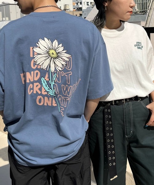 PBLIM(ページボーイリム)の「PAGEBOYLIM/フラワーメッセージT(Tシャツ/カットソー・レディース・オフホワイト/ブラック/ブルー・MEDIUM/LARGE)」の16枚目の写真