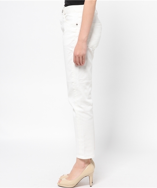 MOUSSY(マウジー)の「white STR FIT Tapered(その他パンツ・レディース・ホワイト・26inch/23inch/25inch/24inch/27inch)」の4枚目の写真