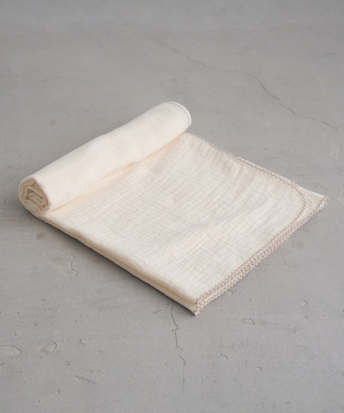 PUPPAPUPO(プッパプーポ)の「スワドルブランケット 100×100cm 2重ガーゼ(ベビー寝具/家具・キッズ・ベージュ/グレー/カーキ/ピンク/キナリ/ブラウン/イエロー/レッド/アイボリー/ベビーピンク/モカ/ベージュ系その他/ホワイト系その他/ホワイト系その他3/ミント/グレー系その他/イエロー系その他/ブラウン系その他/ピンク系その他/ホワイト系その他2/ホワイト×ピンク/ブラウン系その他2・FREE)」の3枚目の写真