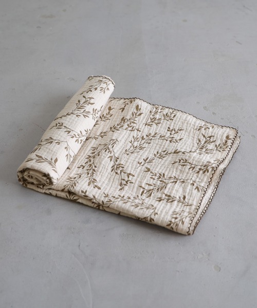 PUPPAPUPO(プッパプーポ)の「スワドルブランケット 100×100cm 2重ガーゼ(ベビー寝具/家具・キッズ・ベージュ/グレー/カーキ/ピンク/キナリ/ブラウン/イエロー/レッド/アイボリー/ベビーピンク/モカ/ベージュ系その他/ホワイト系その他/ホワイト系その他3/ミント/グレー系その他/イエロー系その他/ブラウン系その他/ピンク系その他/ホワイト系その他2/ホワイト×ピンク/ブラウン系その他2・FREE)」の10枚目の写真