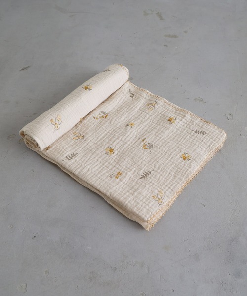 PUPPAPUPO(プッパプーポ)の「スワドルブランケット 100×100cm 2重ガーゼ(ベビー寝具/家具・キッズ・ベージュ/グレー/カーキ/ピンク/キナリ/ブラウン/イエロー/レッド/アイボリー/ベビーピンク/モカ/ベージュ系その他/ホワイト系その他/ホワイト系その他3/ミント/グレー系その他/イエロー系その他/ブラウン系その他/ピンク系その他/ホワイト系その他2/ホワイト×ピンク/ブラウン系その他2・FREE)」の2枚目の写真