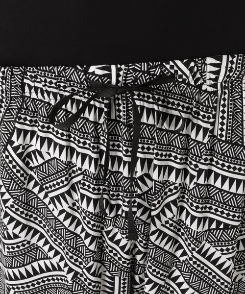 Mac-House(マックハウス)の「SARARI サラリ ステテコ トライバル柄(その他パンツ・メンズ・ブラック/ベージュ・M/L/XL)」の3枚目の写真