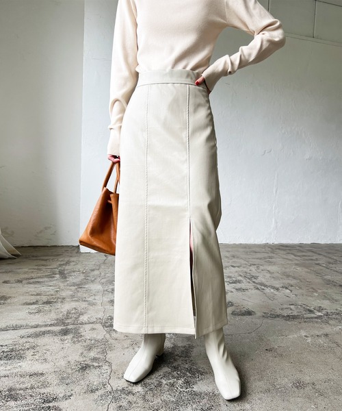 LIAN(リアン)の「フェイクレザースリットタイトスカート(スカート・レディース・ブラック/ブラウン/アイボリー・FREE)」の6枚目の写真