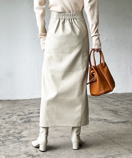 LIAN(リアン)の「フェイクレザースリットタイトスカート(スカート・レディース・ブラック/ブラウン/アイボリー・FREE)」の7枚目の写真