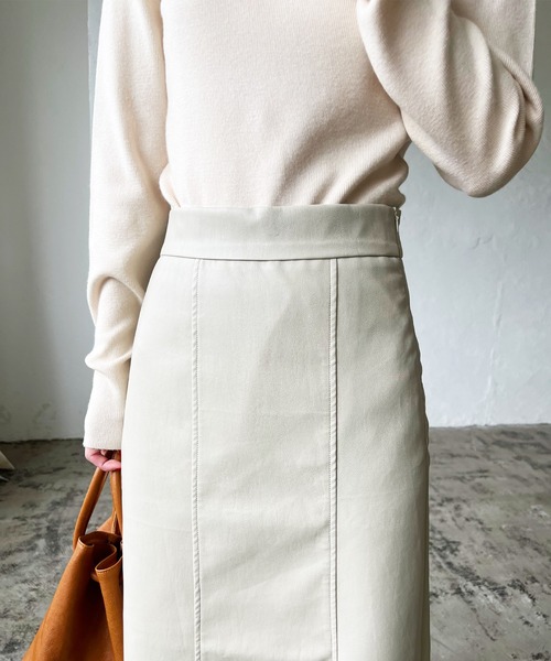 LIAN(リアン)の「フェイクレザースリットタイトスカート(スカート・レディース・ブラック/ブラウン/アイボリー・FREE)」の8枚目の写真