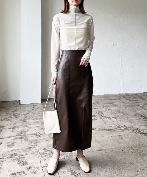 LIAN(リアン)の「フェイクレザースリットタイトスカート(スカート・レディース・ブラック/ブラウン/アイボリー・FREE)」の13枚目の写真