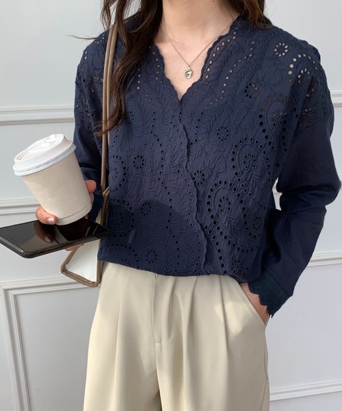 美品 23区 大きい 46 カットワーク 刺繍 ブラウス ネイビー 紺 シャツ 23区 - 美品 23区 大きい 46 カットワーク 刺繍 ブラウス