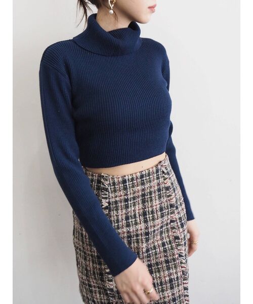 EVRIS（エヴリス）の「タートルショートニットトップス（ニット/セーター・レディース・ホワイト/ブラック/ネイビー/レッド・FREE）」の3枚目の写真