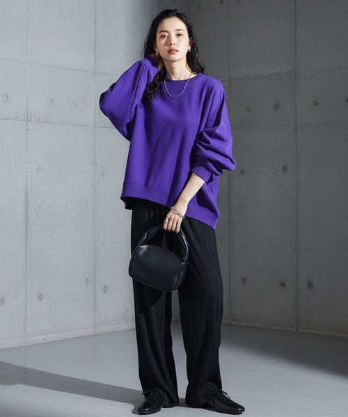 antiqua(アンティカ)の「ショート丈裏毛プルオーバー(スウェット・レディース・杢グレー/スミクロ/ブラック/グレイッシュベージュ/ブルー系その他/グリーン/レッド/ピンク/レンガ/イエロー系その他/ダークグリーン/ネイビー/ベビーピンク/ダークブラウン/アイボリー/ブラウン系その他/パープル・FREE)」の12枚目の写真