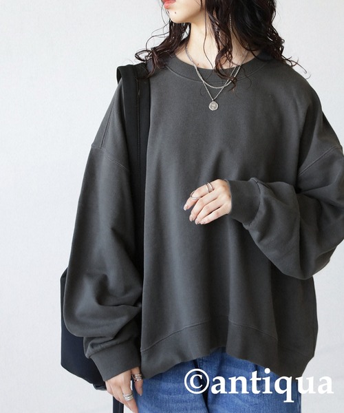 antiqua(アンティカ)の「ショート丈裏毛プルオーバー(スウェット・レディース・杢グレー/スミクロ/ブラック/グレイッシュベージュ/ブルー系その他/グリーン/レッド/ピンク/レンガ/イエロー系その他/ダークグリーン/ネイビー/ベビーピンク/ダークブラウン/アイボリー/ブラウン系その他/パープル・FREE)」の4枚目の写真