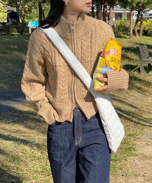 by muni:r(バイ ムニール)の「カジュアルキルティングビッグバック(ショルダーバッグ・レディース・ブラック/ホワイト・ONE SIZE)」の10枚目の写真