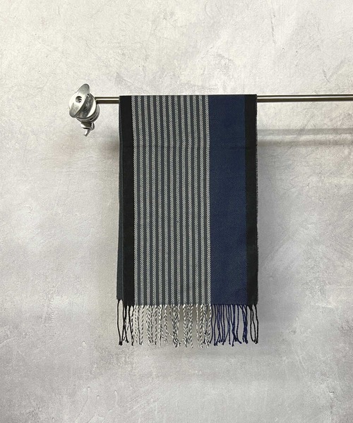 Beno（ビーノ）の「フリンジ チェック/ストライプ べーシック マフラー（マフラー・メンズ・ブルー/ライトグレー/ブルー系/ブラウン/ネイビー系/グレー系/チャコールグレー/グレー・FREE）」の7枚目の写真