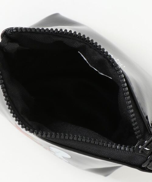 ACCOMMODE（アコモデ）の「キャスパー・ウエンディ　ピクニックミニポーチ（ポーチ・レディース・ホワイト/ブラック・FREE）」の4枚目の写真