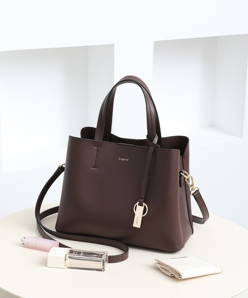 Ungrid(アングリッド)の「【Ungrid/アングリッド】【WEB限定商品】キーリングチャーム付 両アオリポケット ハンドバッグ(ハンドバッグ・レディース・アイボリー/キャメル/ブルー系その他/グレイッシュベージュ/ブラック/カーキ/ベージュ/スモークピンク/オリーブ/ダークブラウン/ライトブルー/ホワイト・FREE)」の4枚目の写真