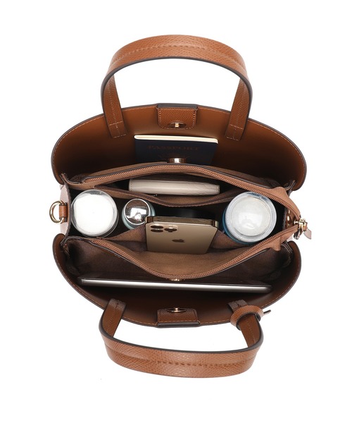 Ungrid(アングリッド)の「【Ungrid/アングリッド】【WEB限定商品】キーリングチャーム付 両アオリポケット ハンドバッグ(ハンドバッグ・レディース・アイボリー/キャメル/ブルー系その他/グレイッシュベージュ/ブラック/カーキ/ベージュ/スモークピンク/オリーブ/ダークブラウン/ライトブルー/ホワイト・FREE)」の15枚目の写真