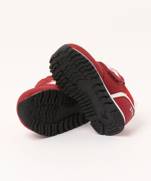 NEW BALANCE（ニューバランス）の「new balance ニューバランス IZ373 ベビースニーカー ワンベルト 子供靴 キッズシューズ 615373（スニーカー・キッズ・レッド/イエロー・13.5cm/16.0cm/12.5cm/12cm/14.0cm/15.0cm/15.5cm/13.0cm/16.5cm/14.5cm）」の4枚目の写真