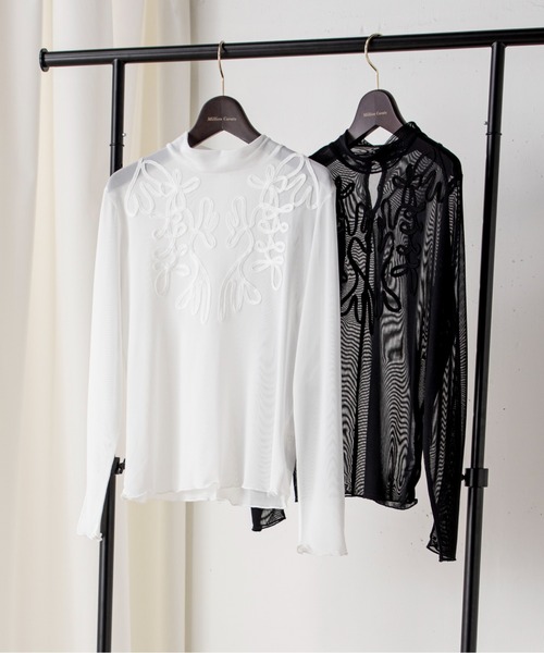 MILLION CARATS(ミリオンカラッツ)の「立体感のある大きめの刺繍がコーディネートに上品なアクセントを加えるテープ刺繍シアーカットソー(Tシャツ/カットソー・レディース・オフホワイト/ブラック・FREE)」の20枚目の写真