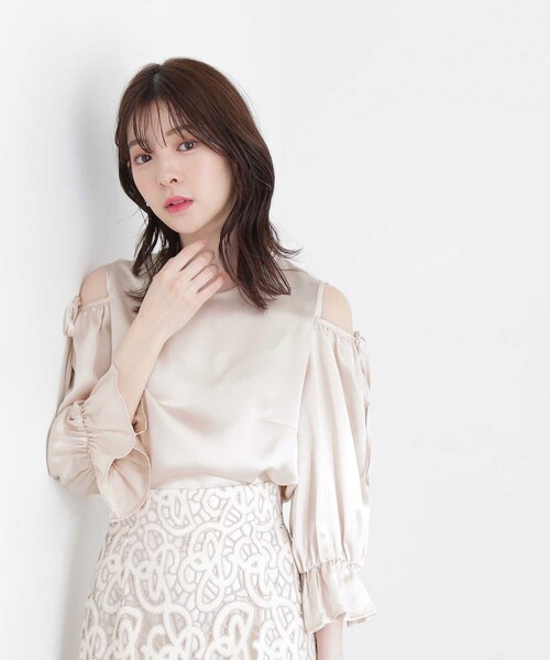 PROPORTION BODY DRESSING(プロポーションボディドレッシング)の「オープンショルダーブラウス / 1213110400(シャツ/ブラウス・レディース・オフホワイト/ピンク/ダークグレー・SMALL/MEDIUM)」の5枚目の写真