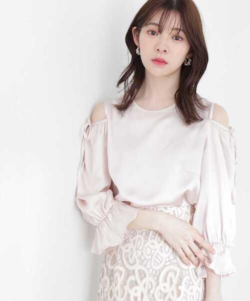 PROPORTION BODY DRESSING(プロポーションボディドレッシング)の「オープンショルダーブラウス / 1213110400(シャツ/ブラウス・レディース・オフホワイト/ピンク/ダークグレー・SMALL/MEDIUM)」の2枚目の写真