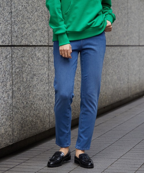for/c(フォーシー)の「ストレッチデニムパンツ【サスティナブル】(デニムパンツ・レディース・サックスブルー/ネイビー/ホワイト/ブルー/ブラック・M/L/LL/S)」の13枚目の写真