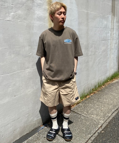 RVCA(ルーカ)の「【ムラサキスポーツ別注】RVCA/ルーカ バックプリントTシャツ クルーネック半袖Tee/オーバーサイズ サークルロゴTee BD041-P32(Tシャツ/カットソー・メンズ・ホワイト系その他3/グリーン/ブラック×ブラック・L/M/XL)」の16枚目の写真