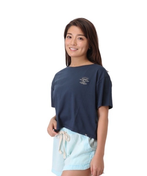 rip curl(リップカール)の「【RIPCURL(リップカール)】SEARCH ICON CROP TEE レディースクロップ丈半袖Tシャツ(Tシャツ/カットソー・レディース・ネイビー/ゴールド/グリーン・MEDIUM/SMALL/X-SMALL)」の18枚目の写真
