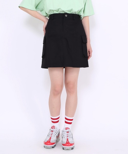 PUNYUS（プニュズ）の「カーゴミニスカート（スカート・レディース・ブラック/カーキ/イエロー・3/1/2/4）」の2枚目の写真