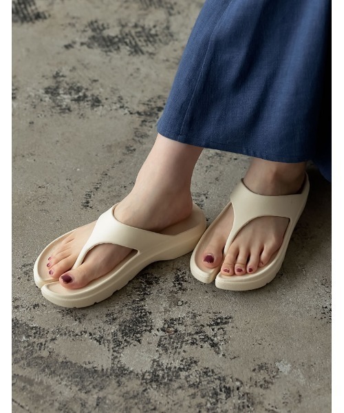 Re:EDIT（リエディ）の「足袋トングサンダル（サンダル・レディース・ブラック/アイボリー・LARGE/SMALL/MEDIUM）」の6枚目の写真