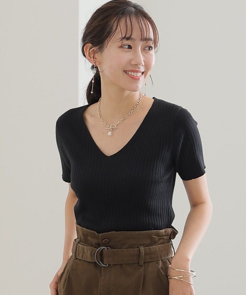 ElegChic(エレグシック)の「Vネックハーフスリーブサマーニット(ニット/セーター・レディース・グレイッシュベージュ/オフホワイト/ブルー/ブラック・M/XL/4L)」の5枚目の写真