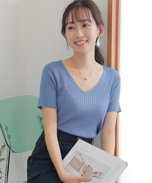 ElegChic(エレグシック)の「Vネックハーフスリーブサマーニット(ニット/セーター・レディース・グレイッシュベージュ/オフホワイト/ブルー/ブラック・M/XL/4L)」の18枚目の写真