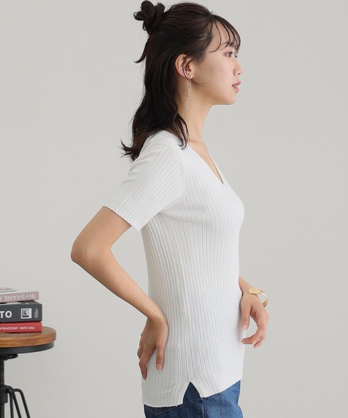 ElegChic(エレグシック)の「Vネックハーフスリーブサマーニット(ニット/セーター・レディース・グレイッシュベージュ/オフホワイト/ブルー/ブラック・M/XL/4L)」の22枚目の写真