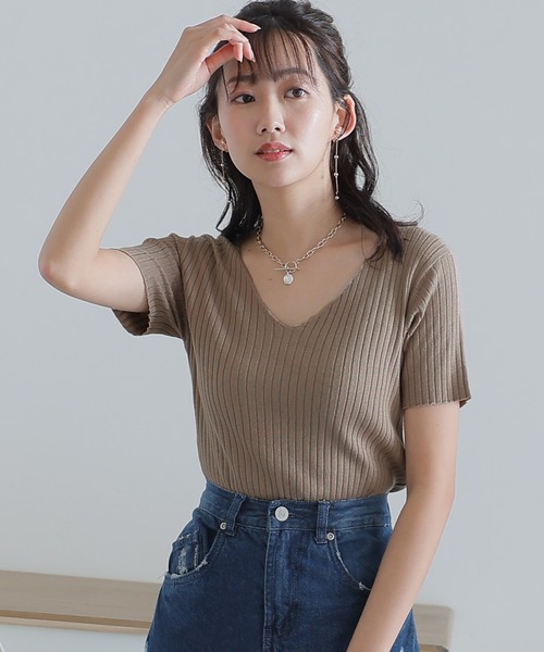 ElegChic(エレグシック)の「Vネックハーフスリーブサマーニット(ニット/セーター・レディース・グレイッシュベージュ/オフホワイト/ブルー/ブラック・M/XL/4L)」の19枚目の写真