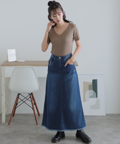ElegChic(エレグシック)の「Vネックハーフスリーブサマーニット(ニット/セーター・レディース・グレイッシュベージュ/オフホワイト/ブルー/ブラック・M/XL/4L)」の20枚目の写真